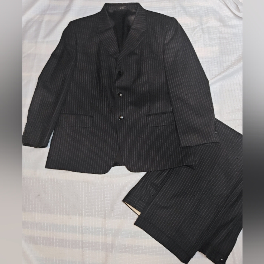 Jones New York Men's Black Pinstripe Suit